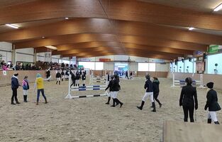 Parcoursbegehung vor dem Springen